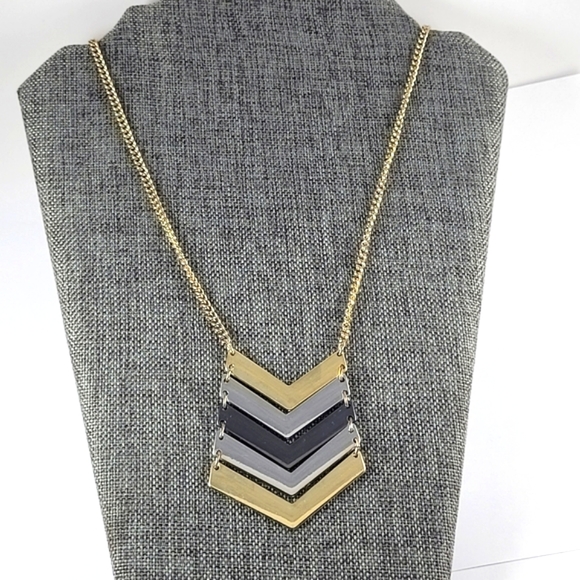 Chevron Mixed Metal Necklace. - Picture 6 of 7
